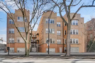 1009 N Oakley Blvd, Chicago, IL 60622 - Photo 1