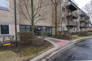 2515 E Olive St, Arlington Heights, IL 60004 - Photo 1