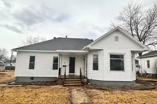 610 N Monroe St, Streator, IL 61364 - Photo 1