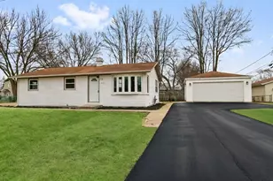 1529 Leslie Ave, Round Lake Beach, IL 60073 - Photo 1