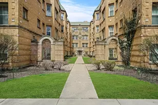 854 Washington Blvd, Oak Park, IL 60302 - Photo 1