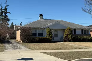 982 W Villa Dr, Des Plaines, IL 60016 - Photo 1