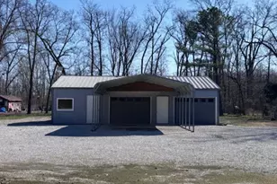 1860 N Broadway Ave, Salem, IL 62881 - Photo 1