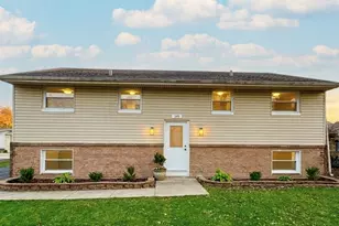 149 Vernon Dr, Bolingbrook, IL 60440 - Photo 1