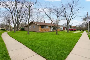 1625 Dennison Rd, Hoffman Estates, IL 60169 - Photo 1