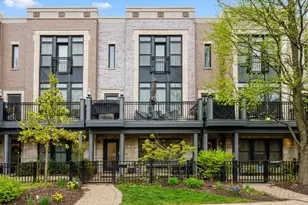 3024 W Newport Ave, Chicago, IL 60618 - Photo 1