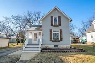 435 E Market St, Somonauk, IL 60552 - Photo 1