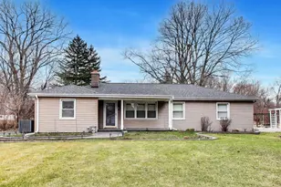 7 Alton Rd, Prospect Heights, IL 60070 - Photo 1