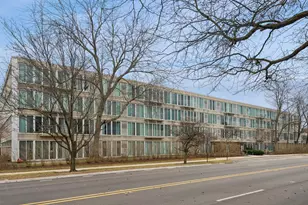 2555 Gross Point Rd, Evanston, IL 60201 - Photo 1