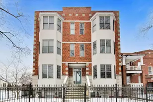 7230 N Oakley Ave, Chicago, IL 60645 - Photo 1