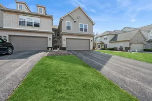 2707 Cobblestone Dr, Crystal Lake, IL 60012 - Photo 1