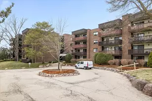 690 Chandler Rd, Gurnee, IL 60031 - Photo 1