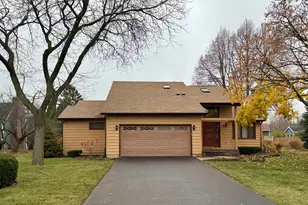 3 Windjammer Ct, Third Lake, IL 60030 - Photo 1
