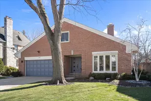 710 Ouilmette Ln, Wilmette, IL 60091 - Photo 1