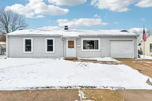 916 Mulberry Ln, Streamwood, IL 60107 - Photo 1