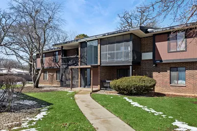 4710 W Northfox Lane W #5, McHenry, IL 60050 - Photo 1