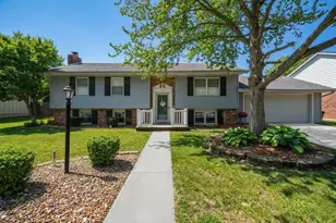1306 Kirkwood Dr, Pontiac, IL 61764 - Photo 1
