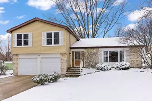 233 Seneca Ct, Bolingbrook, IL 60440 - Photo 1