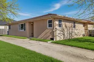 2466 Red Oak Trail, Crest Hill, IL 60435 - Photo 1