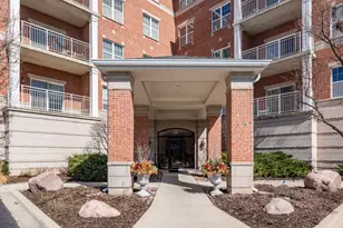 153 Pointe Dr, Northbrook, IL 60062 - Photo 1