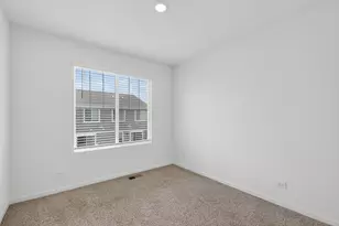 3831 Currant Ln, Elgin, IL 60124 - Photo 20