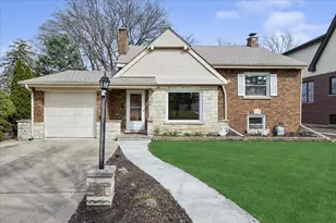 1249 Highridge Pkwy, Westchester, IL 60154 - Photo 1
