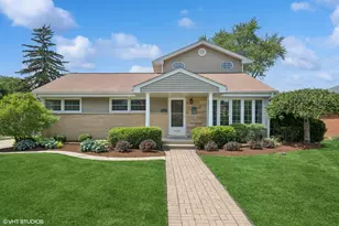 1419 W Miner St, Arlington Heights, IL 60005 - Photo 1