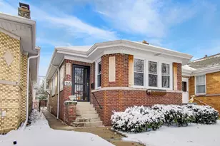 7842 N Karlov Ave, Skokie, IL 60076 - Photo 1