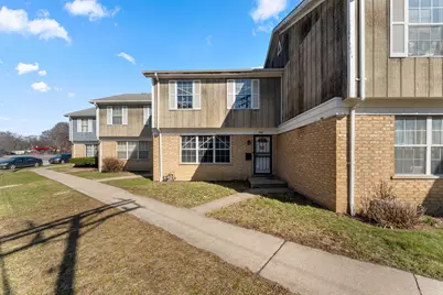7945 S Phillips Avenue, Chicago, IL 60617 - Photo 1