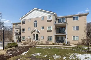 462 S President St, Carol Stream, IL 60188 - Photo 1