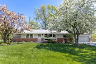 4S629 Radcliff Rd, Naperville, IL 60563 - Photo 1