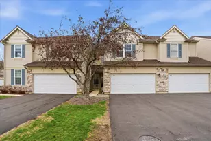 529 Shakespeare Dr, Grayslake, IL 60030 - Photo 1