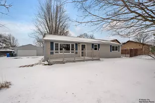 521 Spring Ave, South Elgin, IL 60177 - Photo 1