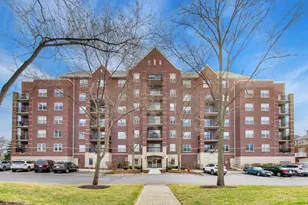 410 W Mahogany Ct, Palatine, IL 60067 - Photo 1