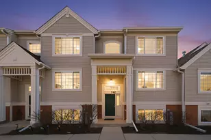 542 Cary Woods Cir, Cary, IL 60013 - Photo 1