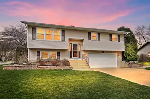 47 Lockman Cir, Elgin, IL 60123 - Photo 1