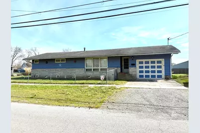 909 N Washington Street, Marion, IL 62959 - Photo 1