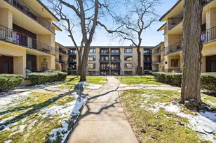 1025 Washington Blvd, Oak Park, IL 60302 - Photo 1