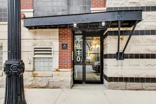 1910 S Michigan Ave, Chicago, IL 60616 - Photo 1