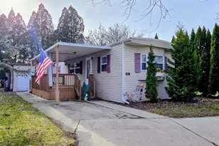 601 Lindenwood Dr, Belvidere, IL 61008 - Photo 1