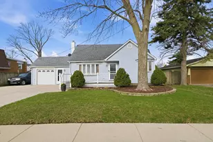 8210 Linder Ave, Burbank, IL 60459 - Photo 1