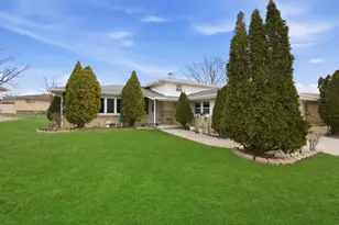 6252 157th St, Oak Forest, IL 60452 - Photo 1