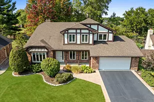 2S534 Danbury Dr, Glen Ellyn, IL 60137 - Photo 1