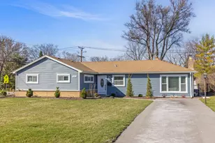 405 Turf Ln, Wheaton, IL 60187 - Photo 1