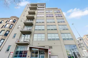 770 W Gladys Ave, Chicago, IL 60661 - Photo 1
