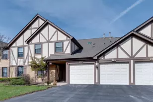 715 Elizabeth Dr, Wood Dale, IL 60191 - Photo 1
