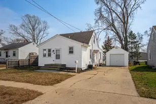 711 Renrose Ave, Loves Park, IL 61111 - Photo 1