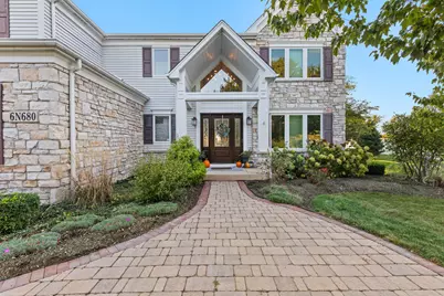 6N680 Somerset Drive, Saint Charles, IL 60175 - Photo 1