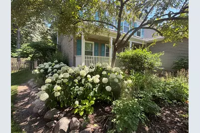 635 Kingsbury Court, Batavia, IL 60510 - Photo 1