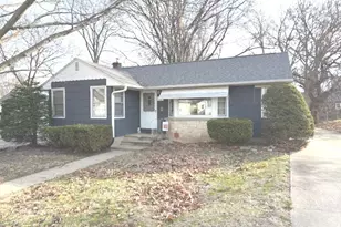 712 S Ottawa Ave, Dixon, IL 61021 - Photo 1
